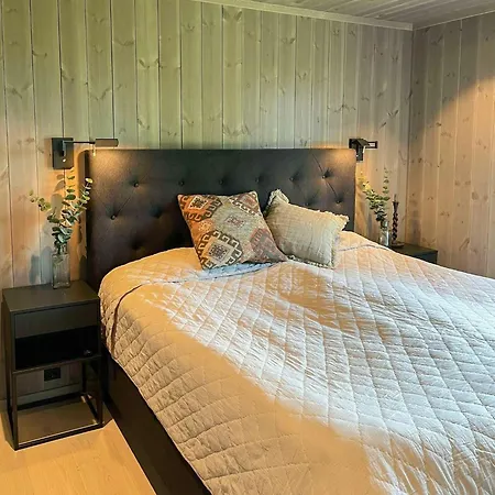 Family With Jotunheim Mountain Views *